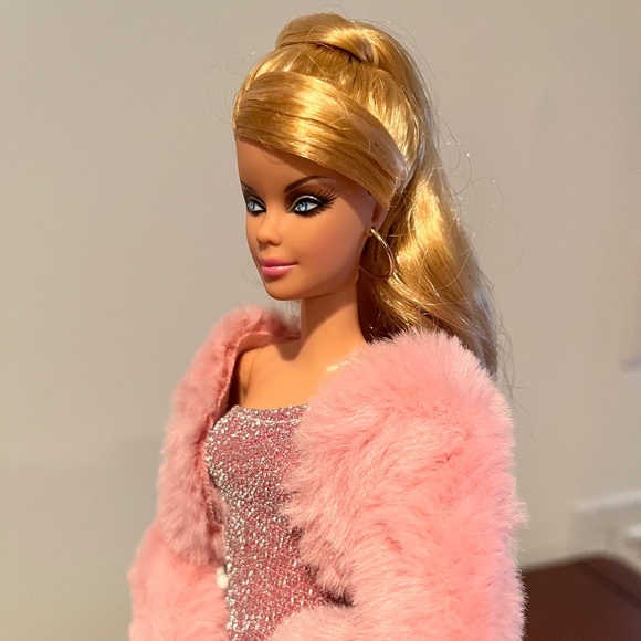 Barbie Doll 2008 Top Model Resort Barbie - Picture 4 of 8